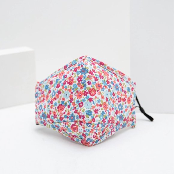 Ditsy Floral Face Mask - Picture 6 of 11